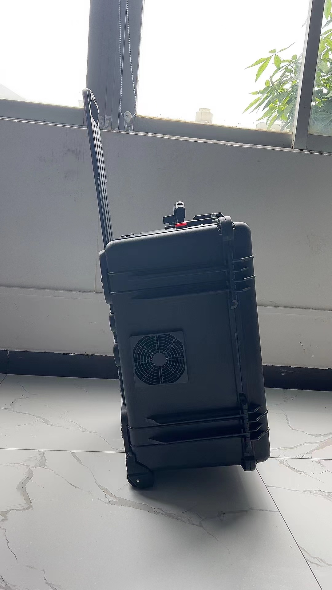 马尾手拉箱型移动通信干扰器